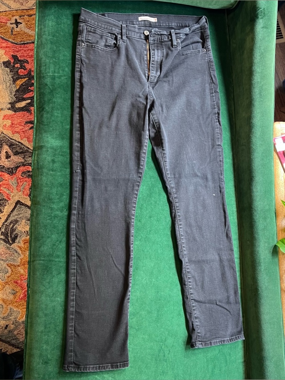Levis 725 high rise straight 33" waist